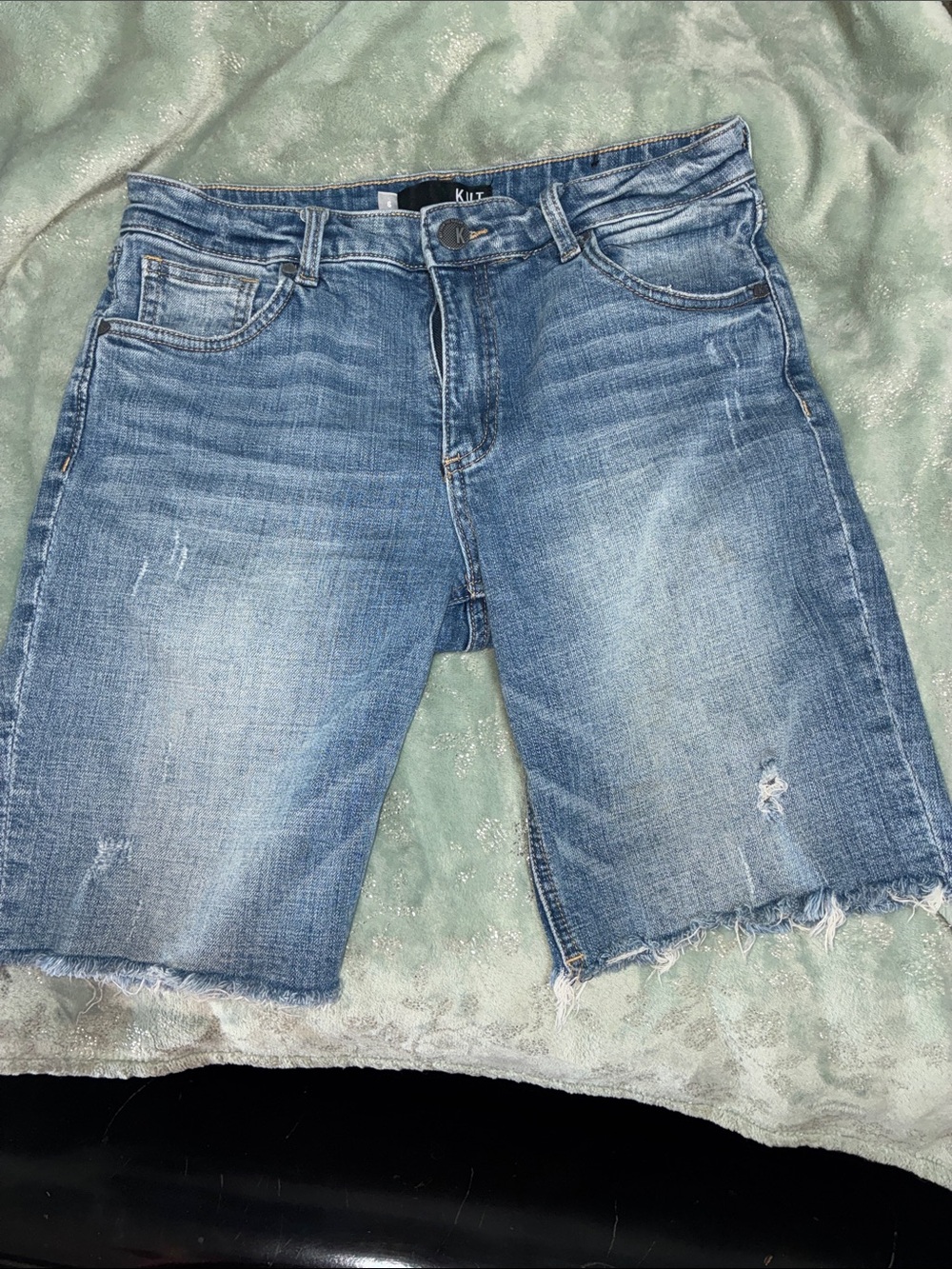 Kut from the Kloth Light Blue Distressed women’s Denim Shorts
